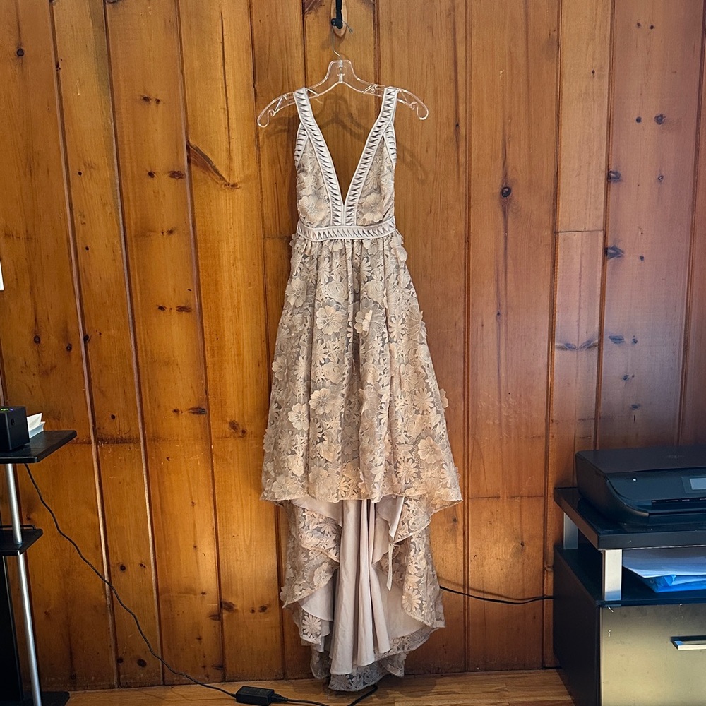 Zac Posen NWT Women’s Beige Floral High Low Gown Size 2